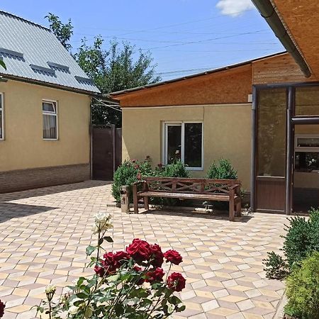 Evergreen Guesthouse Karakol Exterior foto