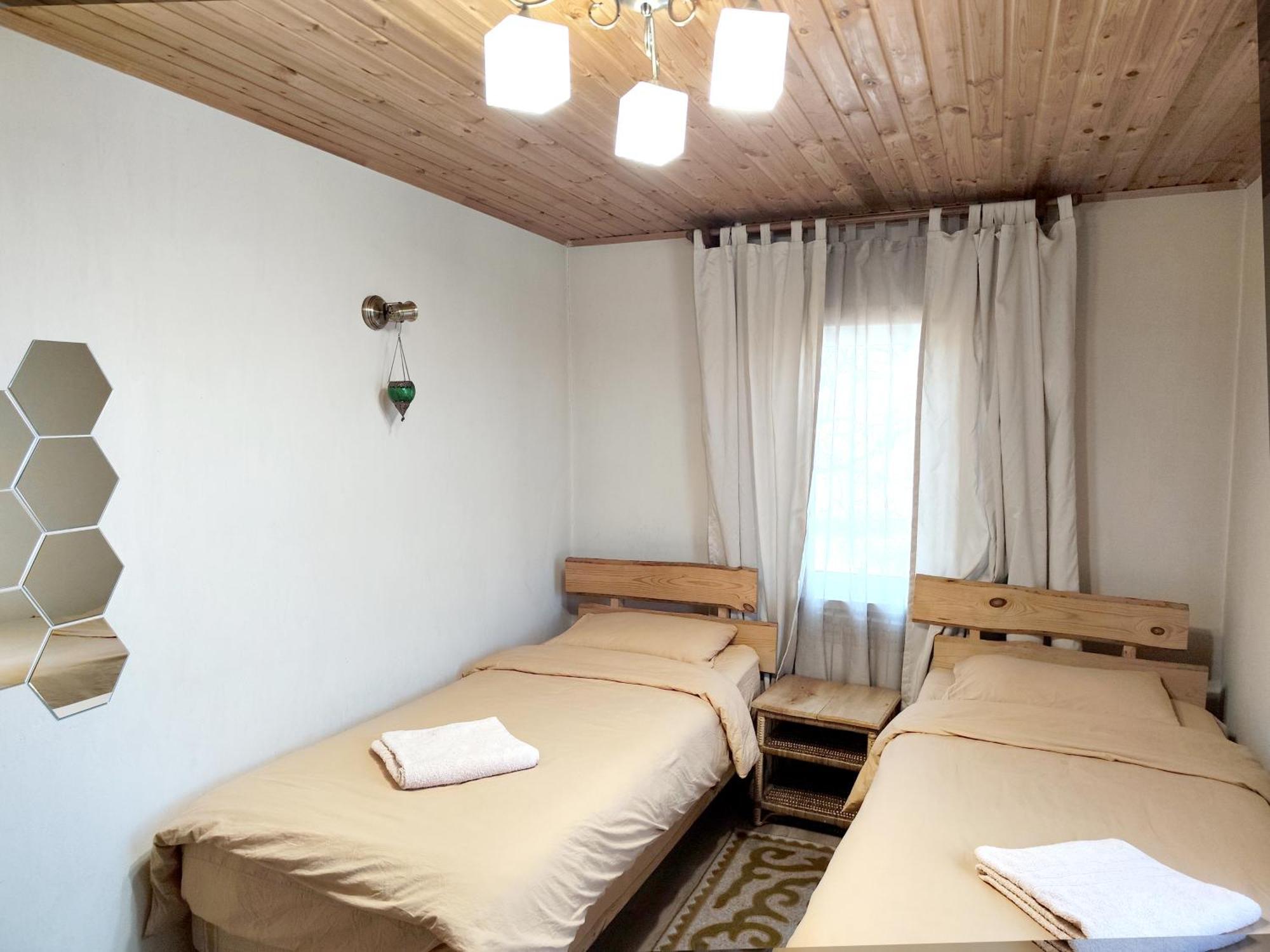 Evergreen Guesthouse Karakol Exterior foto