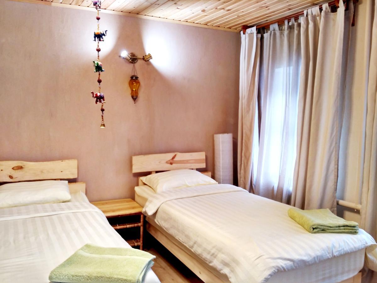 Evergreen Guesthouse Karakol Exterior foto